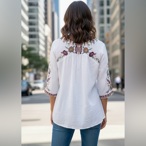 Johnny Was White Tunic with Colorful Embroidery - Picture 2 of 8